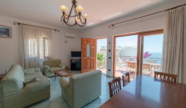 Apartment Marte with Sea View and Pool
