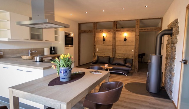 Apartment 'Maulbetsch' with Private Terrace, Private Garden and Wi-Fi