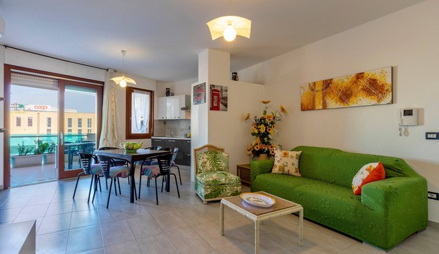 Apartment “Mediterraneo” close to the Beach with Air Conditioning & Terrace