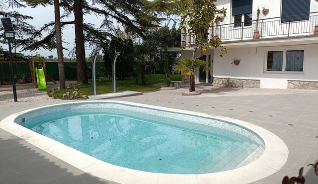 Apartment 'Melograno' with Shared Pool, Wi-Fi and Air Conditioning