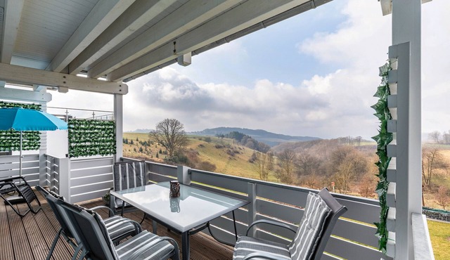 Apartment 'Mit Aussicht' with Private Terrace, Shared Garden and Wi-Fi