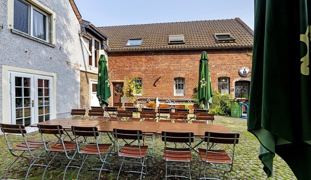 Apartment 'Mitten Im Grünen Loft' with Wi-Fi