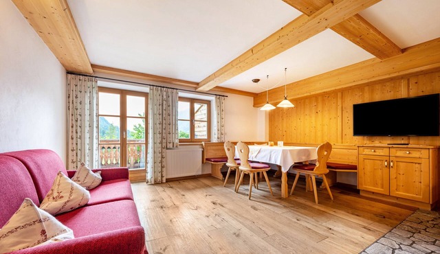 Apartment 'Mitterbruggehof Enzian' with Mountain View, Shared Garden and Wi-Fi