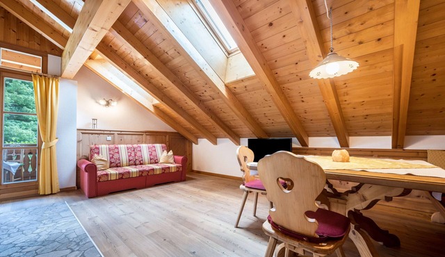 Apartment 'Mitterbruggehof Silberdistel' with Mountain View, Shared Garden and Wi-Fi
