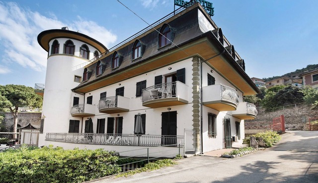 Apartment Monolocale Moneglia 24 close to the Beach with Shared Pool & Wi-Fi