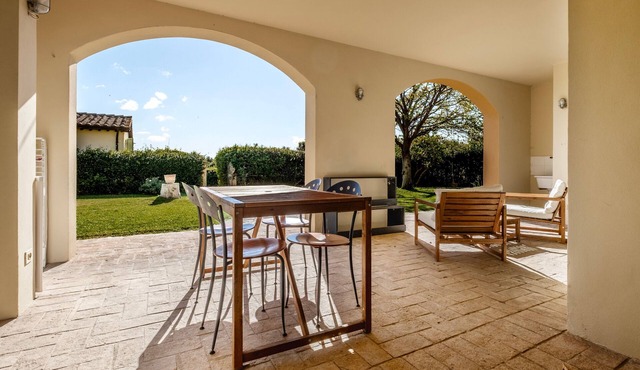 Apartment 'Moraiolo' with Shared Pool, Wi-Fi and Air Conditioning