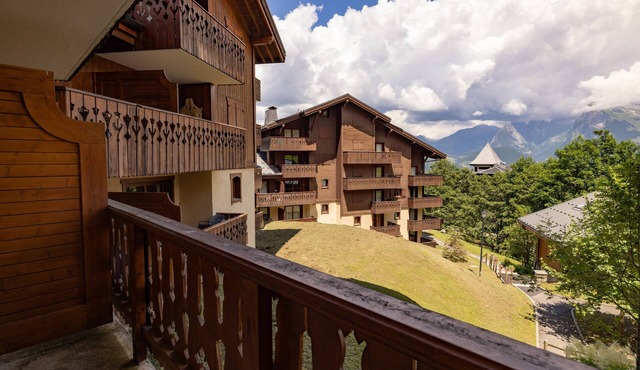 Apartment 'Morrillon 1100 Ski-in/Ski-out' with Mountain View, Balcony and Wi-Fi
