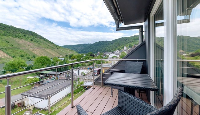 Apartment 'Moselnest' with Lake View, Shared Garden and Wi-Fi