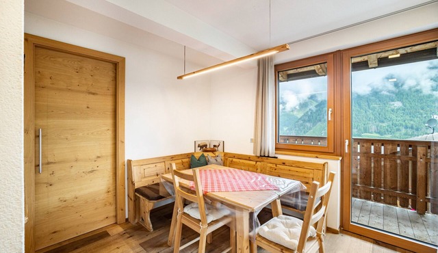 Apartment 'Mountainfarm Innertrein Natur' with Mountain View, Shared Garden and Wi-Fi