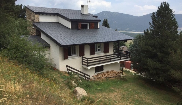 Apartment Narcisse in south-facing chalet with lake view