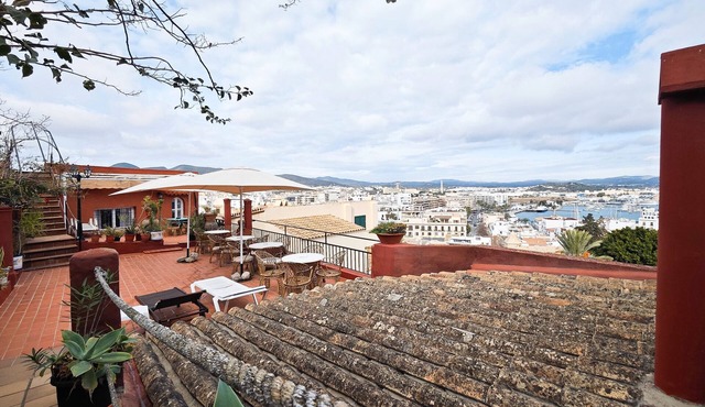 Apartment 'Navila' with Shared Pool, Wi-Fi and Air Conditioning