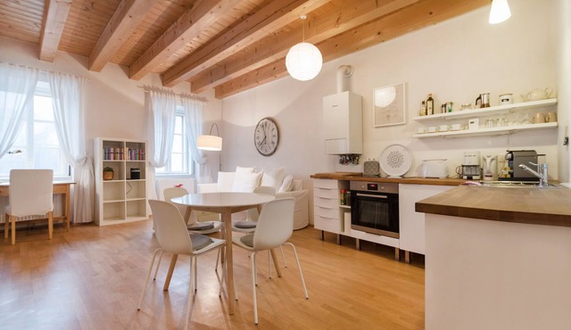 Apartment near subway
