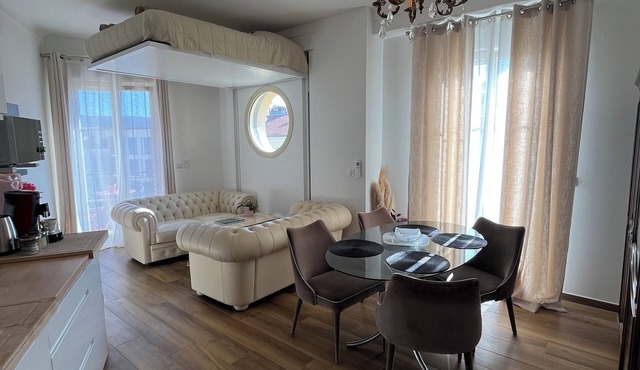 APARTMENT NICE CENTER, SNCF STATION, LOCAL MARKET