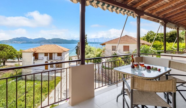 Apartment "Nikoleta Studio 2" with Sea View, Terrace & Wi-Fi