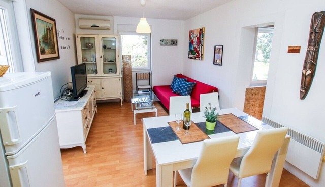Apartment Nina - two bedroom with two balcony near the beach