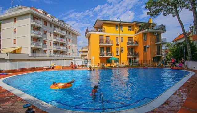 Apartment no.9 facing pine forest pool condominium Elite with pool wi-fi