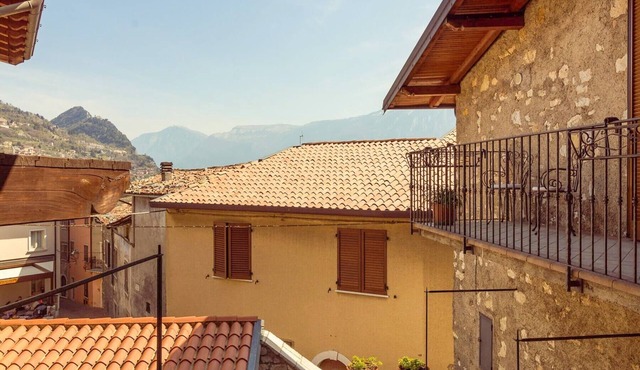 Apartment 'Noemi' with Balcony Overlooking the Historic Center