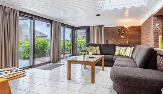 Apartment 'Nordseewind' with Shared Terrace, Private Garden and Wi-Fi
