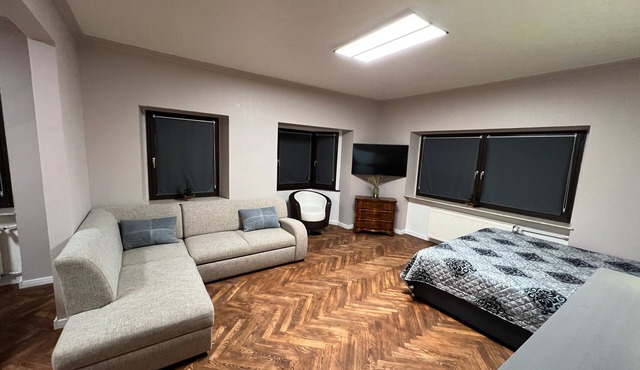 Apartment 'Oberstei Im Zentrum' with Wi-Fi