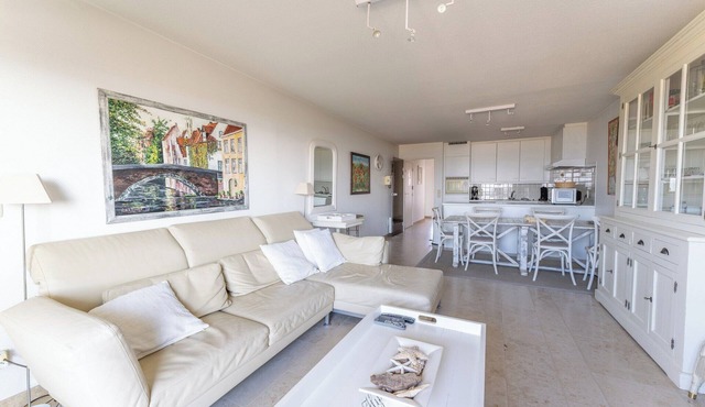 Apartment on Beach near Town Center
