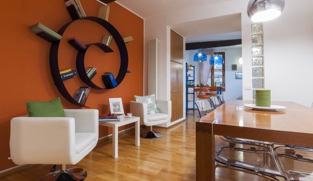 Apartment on the first floor completely refurbished in a contemporary style.