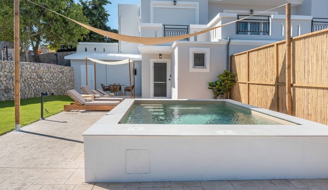 Apartment 'One with Private Pool' with Private Pool, Wi-Fi and Air Conditioning