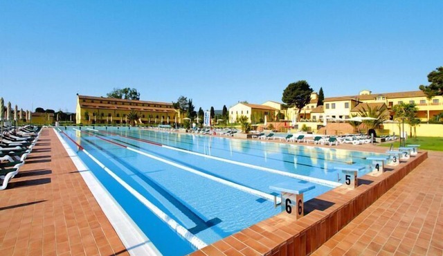 Apartment Overlooking Piombino Beach