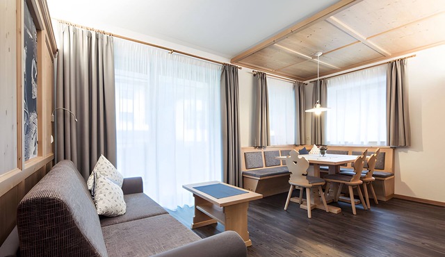 Apartment 'Panorama - Die Bauernsuite Ll' with Mountain View, Shared Terrace and Wi-Fi