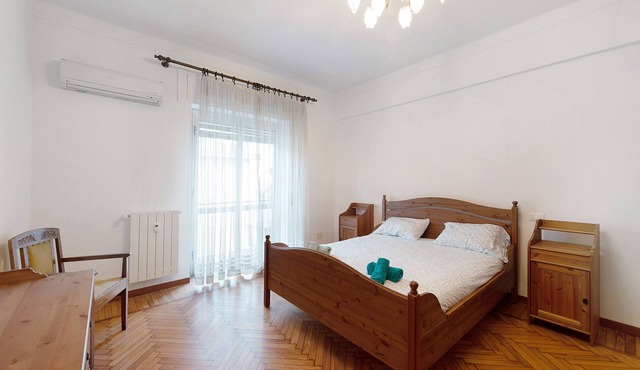 Apartment 'Pegli Quartiere Giardino' with Sea View, Wi-Fi and Air Conditioning