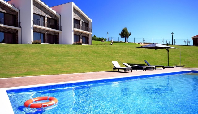 Apartment 'Monte Bela Vista - 1' with Lake View, Wi-Fi and Air Conditioning