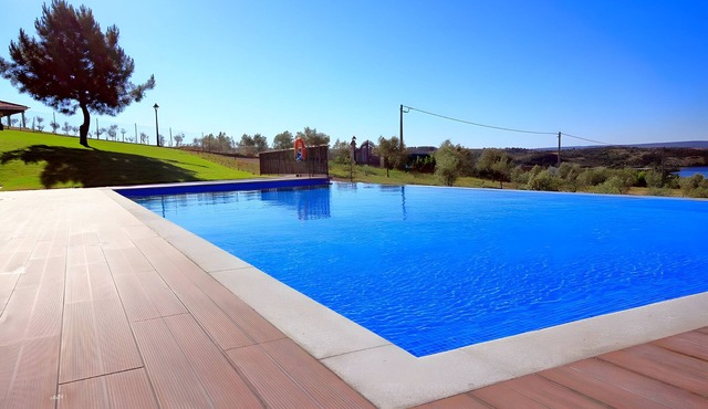 Apartment 'Monte Bela Vista - 9' with Lake View, Wi-Fi and Air Conditioning