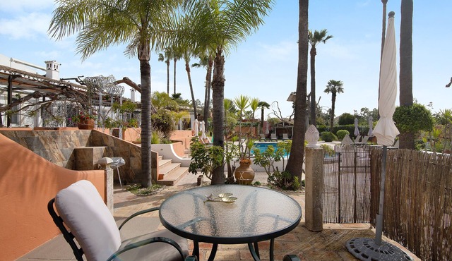 Apartment 'Quinta dos Amigos T1' with Terrace, Shared Pool & Wi-Fi