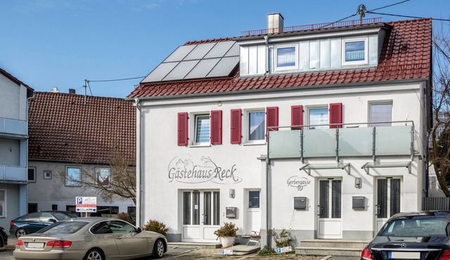 Apartment "Reck" close to Historical Centre with Balcony & Wi-Fi
