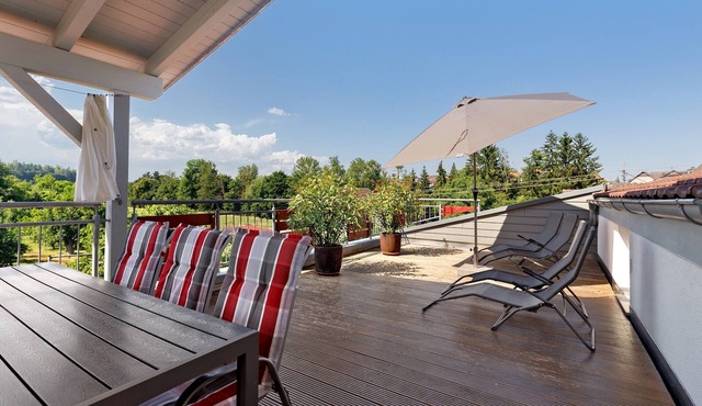 Apartment 'Reiselust' with Private Terrace and Wi-Fi