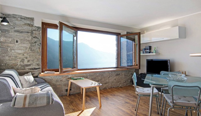 Apartment "Renovated Barn of the year 1500" with Lake View & Wi-Fi