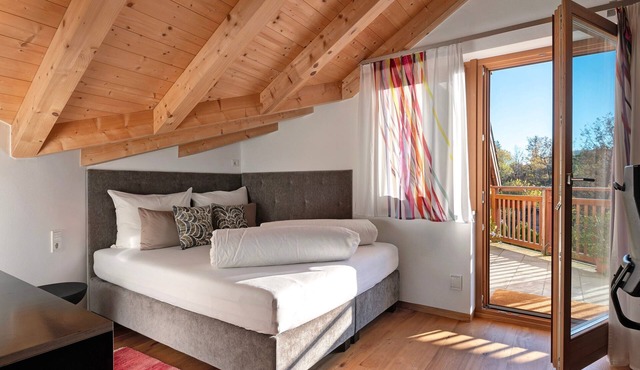 Apartment 'Residence Skutial Santner Deluxe' with Mountain View, Balcony and Wi-Fi