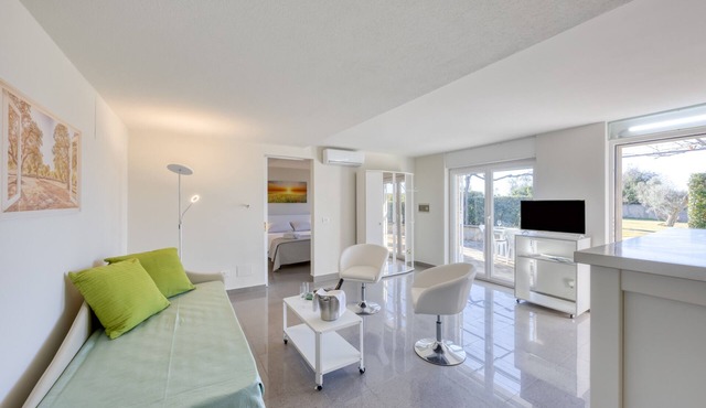 Apartment 'Residence Margherita - Biancospino' with Sea View, Wi-Fi and Air Conditioning