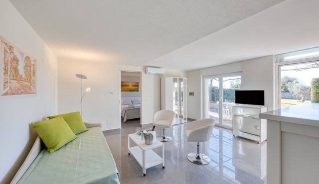 Apartment 'Residence Margherita - Biancospino' with Sea View, Wi-Fi and Air Conditioning