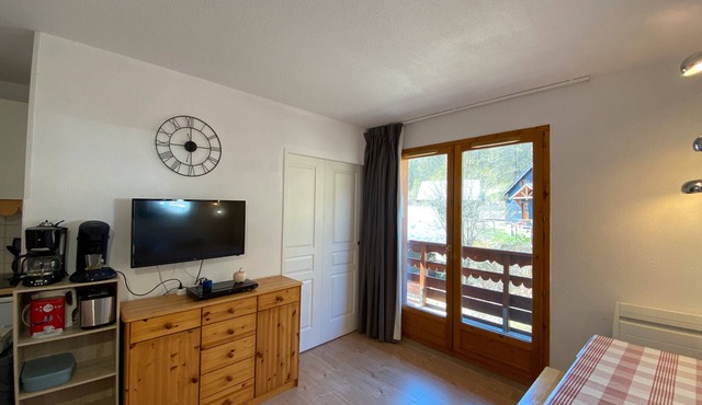 Apartment 'Risoul 1850' with Mountain View, Balcony and Wi-Fi