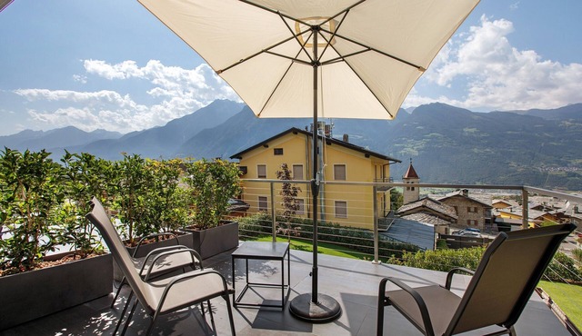 Apartment 'Robert' with Mountain View, Balcony and Wi-Fi