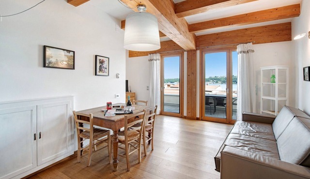 Apartment 'Rocchetta Flat' with Lake View, Wi-Fi and Air Conditioning