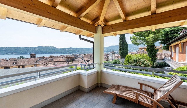 Apartment 'Rocchetta' with Lake View, Wi-Fi and Air Conditioning