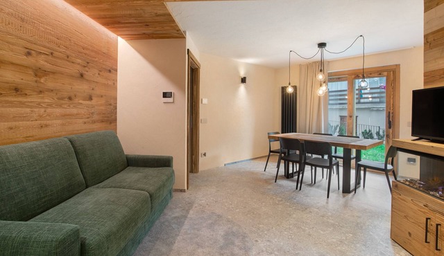 Apartment 'Rododendro' with Mountain View, Private Garden and Wi-Fi