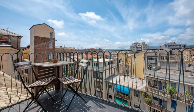 Apartment 'Romantica E Accogliente' with Private Terrace, Balcony and Wi-Fi