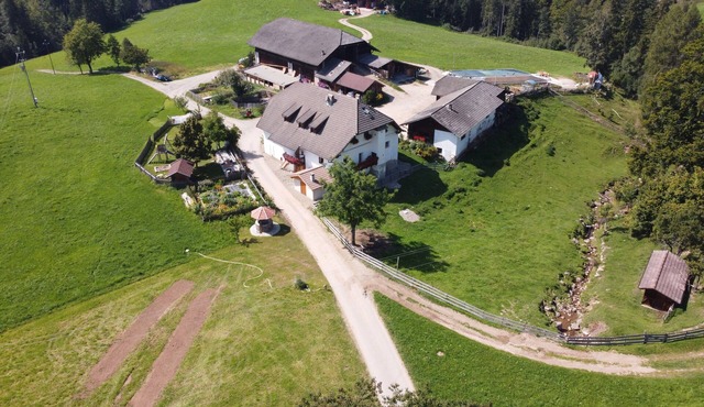 Apartment 'Ronacherhof Ringelblume' with Shared Garden and Wi-Fi