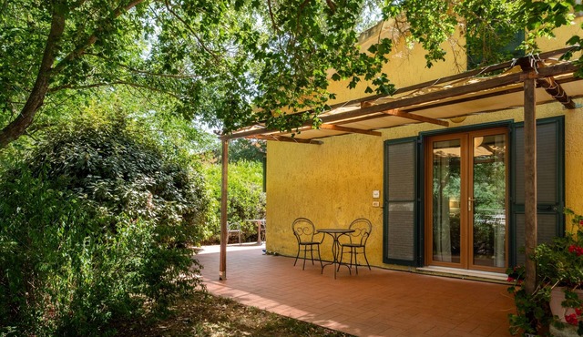 Apartment 'Rosaspina - 7' with Shared Pool, Shared Terrace and Air Conditioning