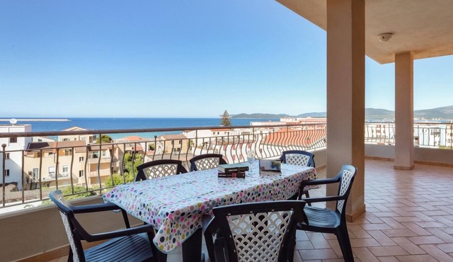 Apartment Royal on the Beach with Sea View, A/C, Wi-Fi, Balcony & Terrace
