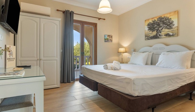 Apartment 'Rustic Two Bedroom 1' with Sea View, Wi-Fi and Air Conditioning
