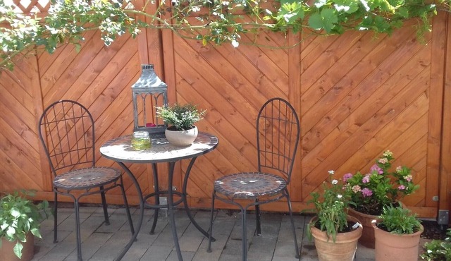 Apartment 'Ruth' with Private Terrace and Wi-Fi
