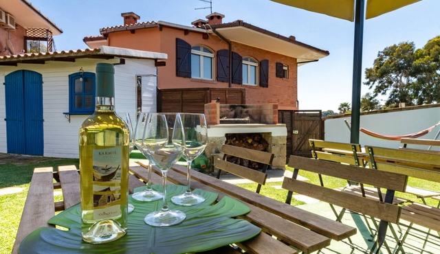 Apartment 'Sa Domu Manna' with Sea View, Terrace, Shared Garden & Wi-Fi